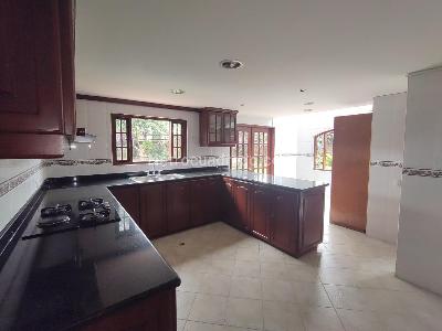 Casa de 3 alcobas en venta en San Jose De Bavaria, Bogotá, 340 m² · foto 4 de 19