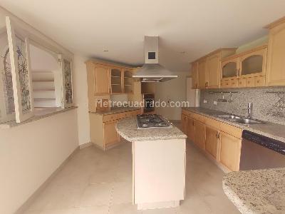 Casa de 4 alcobas en venta en San Jose De Bavaria, Bogotá, 350 m² · foto 12 de 17