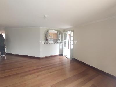 Casa de 4 alcobas en venta en San Jose De Bavaria, Bogotá, 350 m² · foto 2 de 17