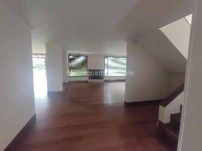 Casa de 4 alcobas en venta en San Jose De Bavaria, Bogotá, 350 m² · foto 5 de 17