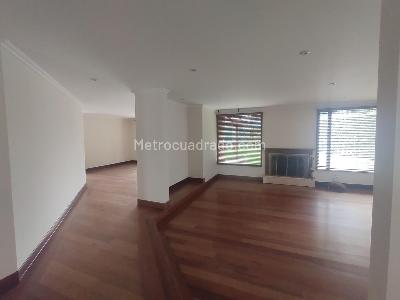 Casa de 4 alcobas en venta en San Jose De Bavaria, Bogotá, 350 m² · foto 8 de 17