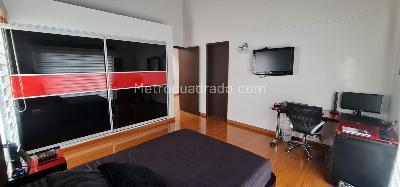 Casa de 5 alcobas en venta en San Jose De Bavaria, Bogotá, 430 m² · foto 5 de 16