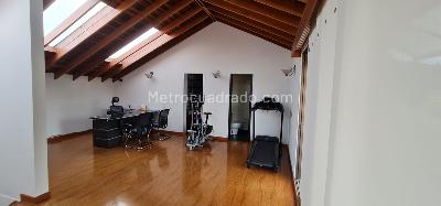 Casa de 5 alcobas en venta en San Jose De Bavaria, Bogotá, 430 m² · foto 8 de 16