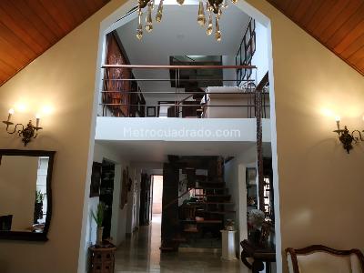 Casa de 4 alcobas en venta en San Jose De Bavaria, Bogotá, 340 m² · foto 14 de 17