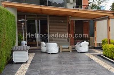 Casa de 4 alcobas en venta en San Jose De Bavaria, Bogotá, 380 m² · foto 2 de 18
