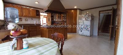 Casa de 4 alcobas en venta en San Jose De Bavaria, Bogotá, 320 m² · foto 17 de 19