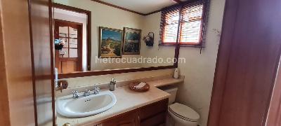 Casa de 4 alcobas en venta en San Jose De Bavaria, Bogotá, 360 m² · foto 13 de 17