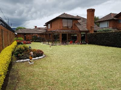 Casa de 3 alcobas en venta en San Jose De Bavaria, Bogotá, 360 m² · foto 2 de 20