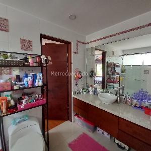 Casa de 4 alcobas en venta en San Jose De Bavaria, Bogotá, 380 m² · foto 12 de 20