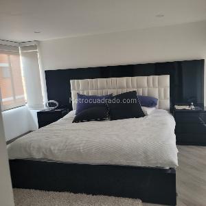 Casa de 5 alcobas en venta en San Jose De Bavaria, Bogotá, 380 m² · foto 12 de 15