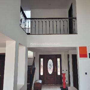 Casa de 5 alcobas en venta en San Jose De Bavaria, Bogotá, 380 m² · foto 2 de 15