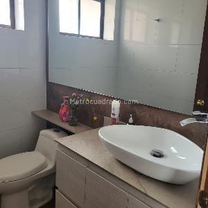 Casa de 5 alcobas en venta en San Jose De Bavaria, Bogotá, 380 m² · foto 8 de 15