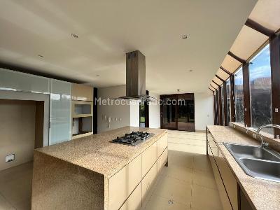Casa de 5 alcobas en venta en San Jose De Bavaria, Bogotá, 560 m² · foto 13 de 14