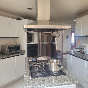 Casa de 4 alcobas en venta en San Jose De Bavaria, Bogotá, 380 m² · foto 14 de 17
