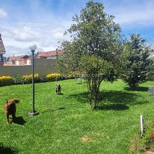 Casa de 4 alcobas en venta en San Jose De Bavaria, Bogotá, 380 m² · foto 15 de 17