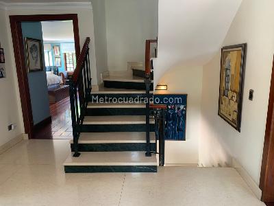 Casa de 4 alcobas en venta en San Jose De Bavaria, Bogotá, 340 m² · foto 2 de 19
