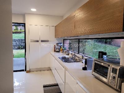 Casa de 4 alcobas en venta en San Jose De Bavaria, Bogotá, 380 m² · foto 7 de 12
