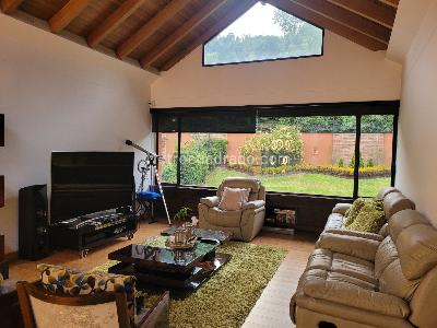 Casa de 4 alcobas en venta en San Jose De Bavaria, Bogotá, 380 m² · foto 10 de 12