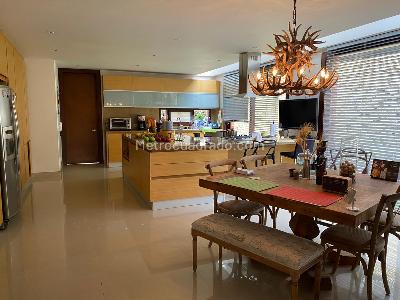Casa de 4 alcobas en venta en San Jose De Bavaria, Bogotá, 480 m² · foto 10 de 14