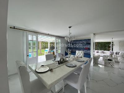 Casa de 4 alcobas en venta en San Jose De Bavaria, Bogotá, 400 m² · foto 2 de 16