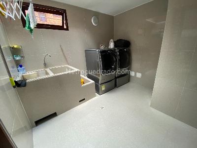 Casa de 4 alcobas en venta en San Jose De Bavaria, Bogotá, 560 m² · foto 8 de 18