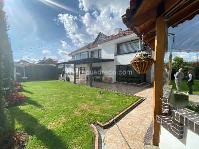 Casa de 4 alcobas en venta en San Jose De Bavaria, Bogotá, 460 m² · foto 1 de 17