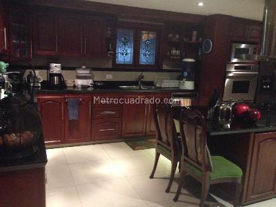 Casa de 5 alcobas en venta en San Jose De Bavaria, Bogotá, 340 m² · foto 7 de 19
