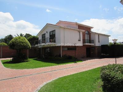 Casa de 4 alcobas en venta en San Jose De Bavaria, Bogotá, 400 m² · foto 18 de 18