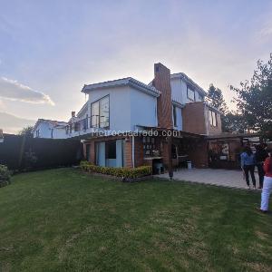 Casa de 4 alcobas en venta en San Jose De Bavaria, Bogotá, 400 m² · foto 9 de 18