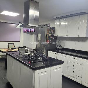 Casa de 5 alcobas en venta en San Jose De Bavaria, Bogotá, 360 m² · foto 16 de 16