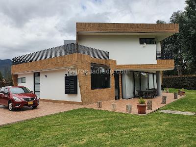 Casa de 4 alcobas en venta en Hacienda San Simon, Bogotá, 420 m² · foto 2 de 19