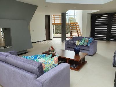 Casa de 4 alcobas en venta en Hacienda San Simon, Bogotá, 420 m² · foto 3 de 19