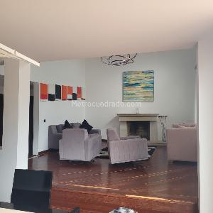 Casa de 5 alcobas en venta en San Jose De Bavaria, Bogotá, 360 m² · foto 2 de 18