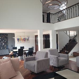 Casa de 5 alcobas en venta en San Jose De Bavaria, Bogotá, 360 m² · foto 3 de 18