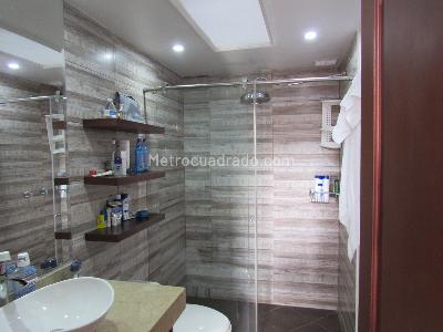 Casa de 4 alcobas en venta en San Jose De Bavaria, Bogotá, 300 m² · foto 13 de 17