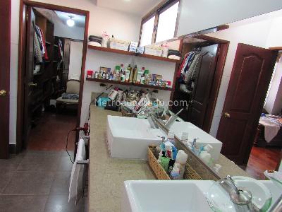 Casa de 4 alcobas en venta en San Jose De Bavaria, Bogotá, 300 m² · foto 14 de 17