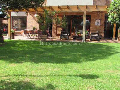 Casa de 4 alcobas en venta en San Jose De Bavaria, Bogotá, 300 m² · foto 16 de 17