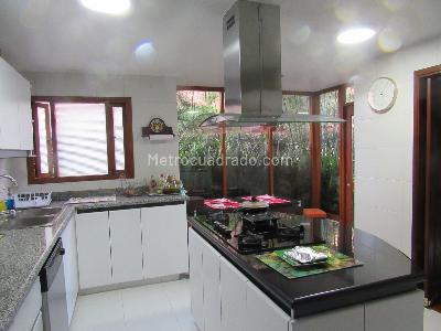 Casa de 4 alcobas en venta en San Jose De Bavaria, Bogotá, 300 m² · foto 6 de 17