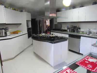 Casa de 4 alcobas en venta en San Jose De Bavaria, Bogotá, 300 m² · foto 7 de 17