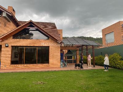 Casa de 5 alcobas en venta en San Jose De Bavaria, Bogotá, 420 m² · foto 14 de 20