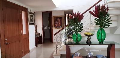 Casa de 5 alcobas en venta en San Jose De Bavaria, Bogotá, 420 m² · foto 3 de 20