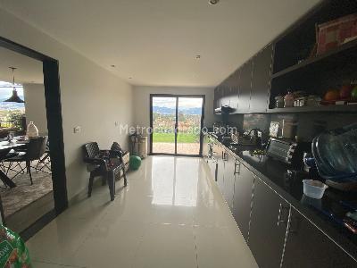Casa de 3 alcobas en venta en San Jose De Bavaria, Bogotá, 300 m² · foto 7 de 16