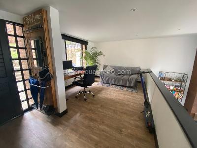 Casa de 3 alcobas en venta en San Jose De Bavaria, Bogotá, 300 m² · foto 2 de 15
