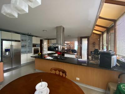 Casa en venta en San Jose De Bavaria, Bogotá · foto 2 de 17