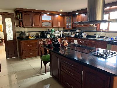 Casa de 5 alcobas en venta en San Jose De Bavaria, Bogotá, 360 m² · foto 2 de 20