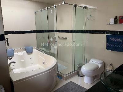 Casa de 5 alcobas en venta en San Jose De Bavaria, Bogotá, 360 m² · foto 4 de 20