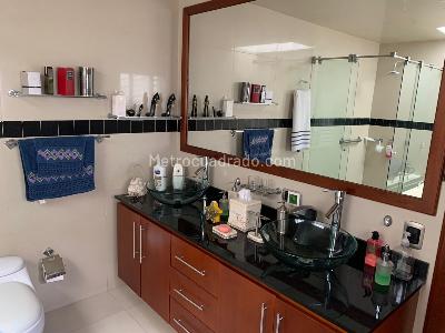 Casa de 5 alcobas en venta en San Jose De Bavaria, Bogotá, 360 m² · foto 5 de 20