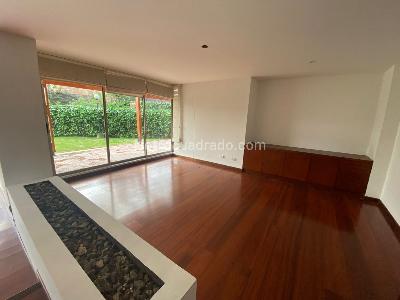 Casa de 5 alcobas en venta en San Jose De Bavaria, Bogotá, 460 m² · foto 2 de 20