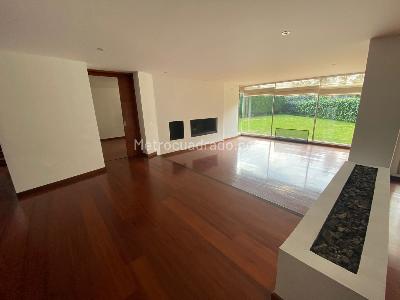 Casa de 5 alcobas en venta en San Jose De Bavaria, Bogotá, 460 m² · foto 4 de 20