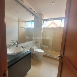 Casa de 5 alcobas en venta en San Jose De Bavaria, Bogotá, 420 m² · foto 8 de 19